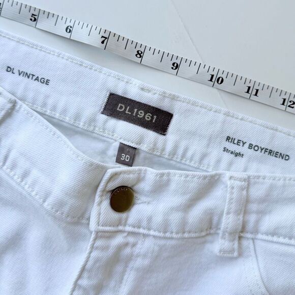 DL1961 Riley Boyfriend Straight Cut Cropped Length Jean in White Size 30 - Picture 10 of 13